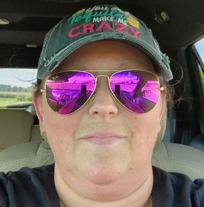 Meet your Posher, Becky